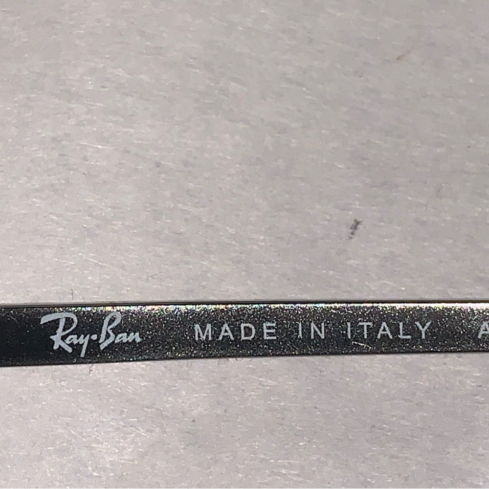 Ray-Ban Classic Metal Frame 
 Sunglasses with Case - Picture 11 of 16